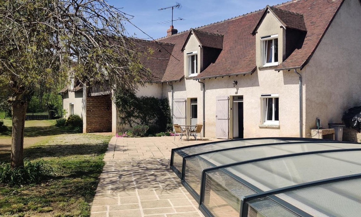 Thevet-Saint-Julien House | Holiday Home 'La Pouzerie' with Private Pool, Private Terrace and Wi-Fi