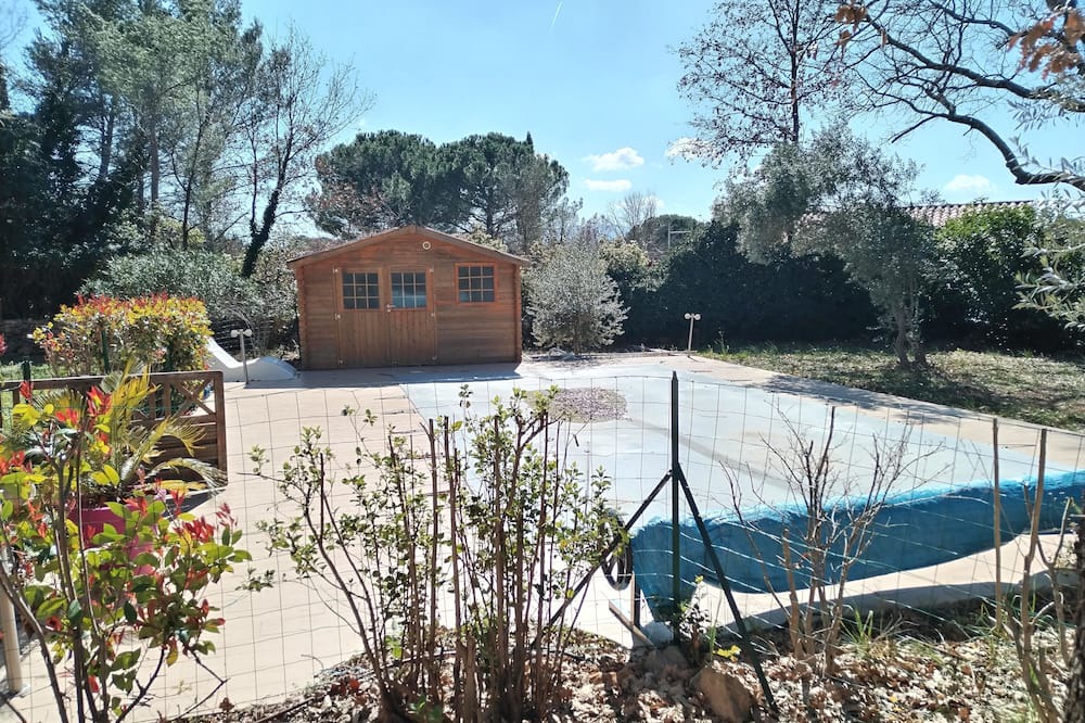 Saint-Maximin-la-Sainte-Baume Apartment | Studio Meublé Chez L'habitant Dans un Cadre Champêtre Avec Piscine