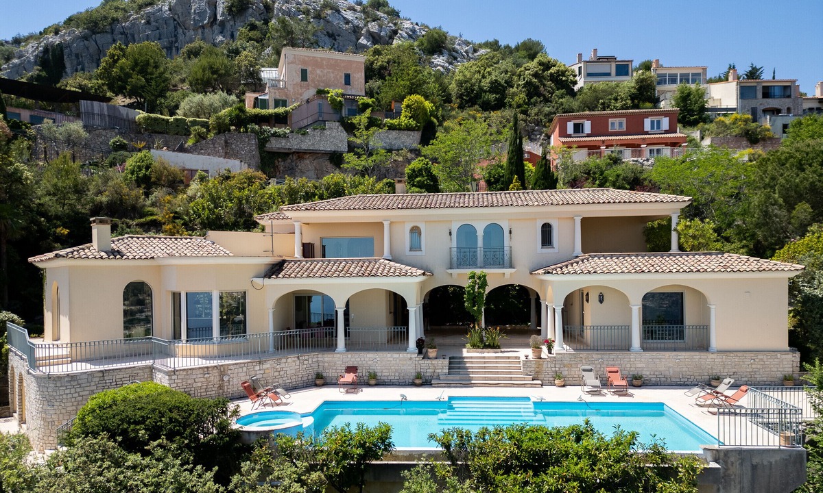 La Turbie Villa | Elegant classic villa perched above Monaco