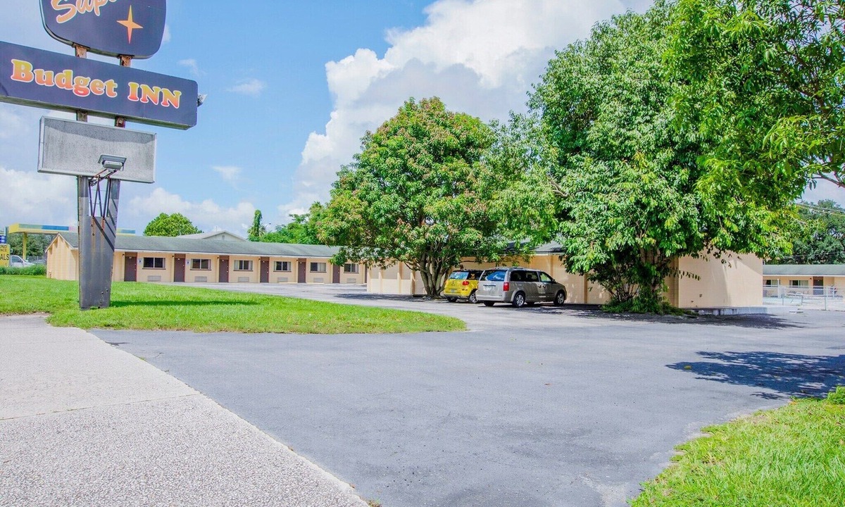 Bartow Apartment | King Bed|Non smoking