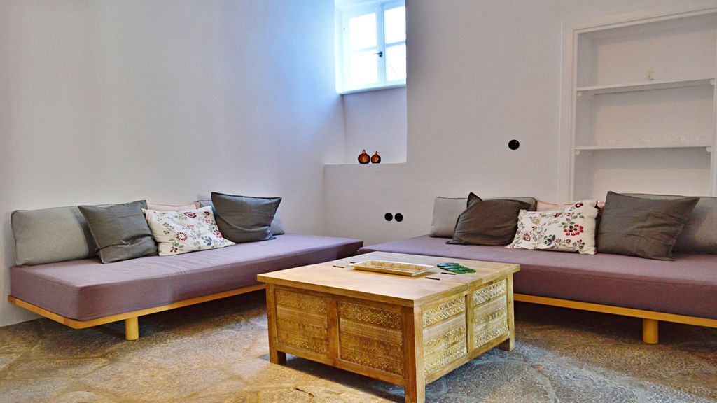 Photo of Livingroom in idhra