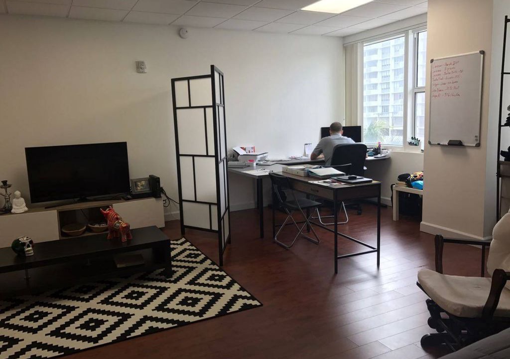 Photo of Livingroom in Midtown