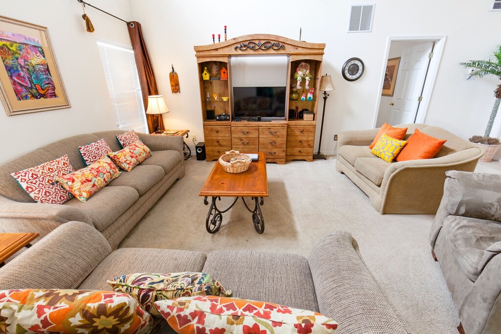 Photo of Livingroom in Seasons
