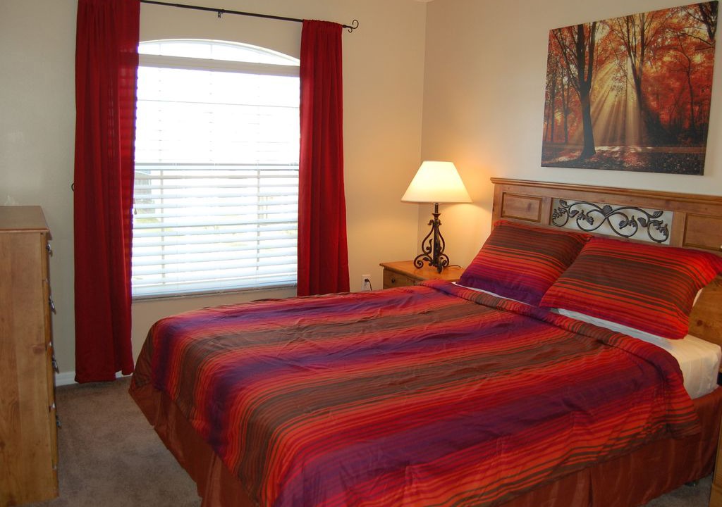 Photo of Bedroom in Crescent Lakes