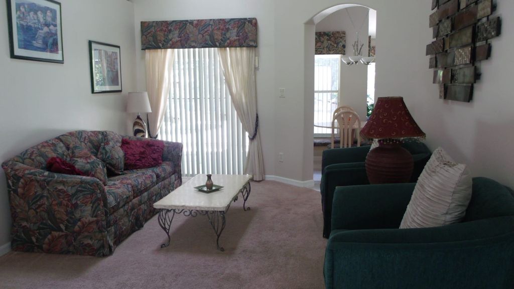 Photo of Livingroom in Greater Groves
