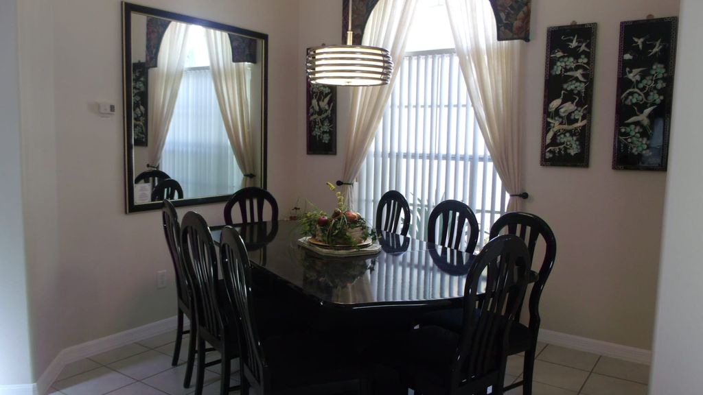 Photo of Livingroom in Greater Groves