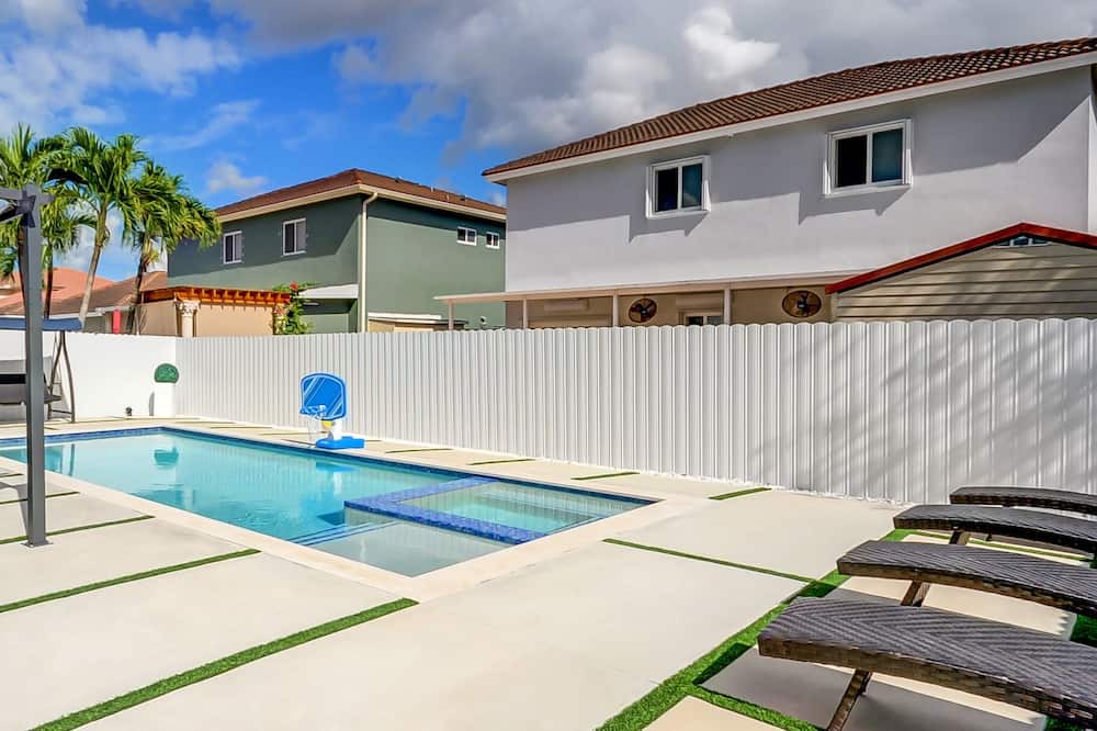 Photo of Outdoor in Tamiami