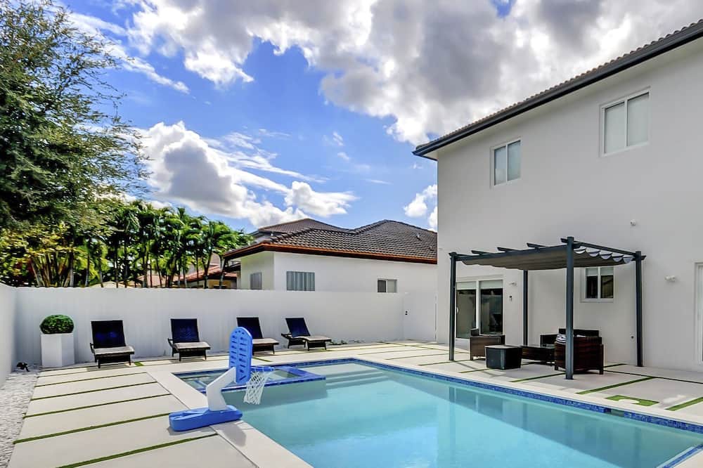 Photo of Outdoor in Tamiami