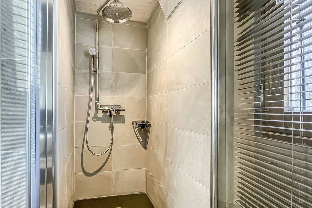 Photo of Bathroom in Bonne