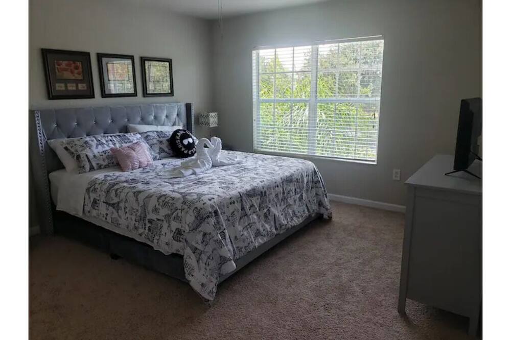 Photo of Bedroom in Trafalgar Village