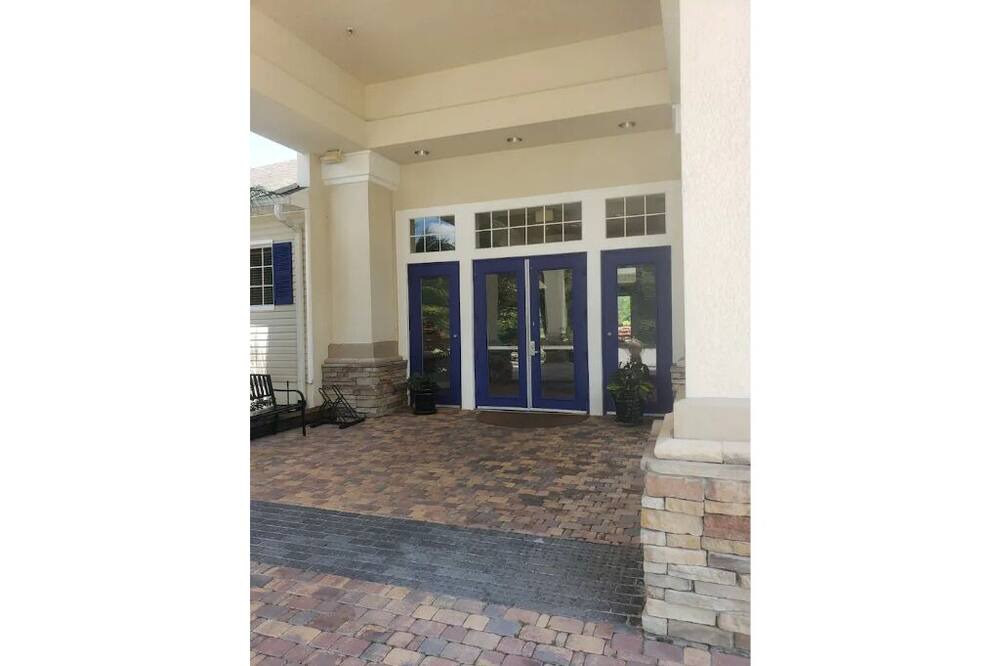 Photo of Outdoor in Trafalgar Village