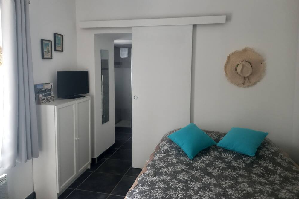 Photo of Bedroom in Varages