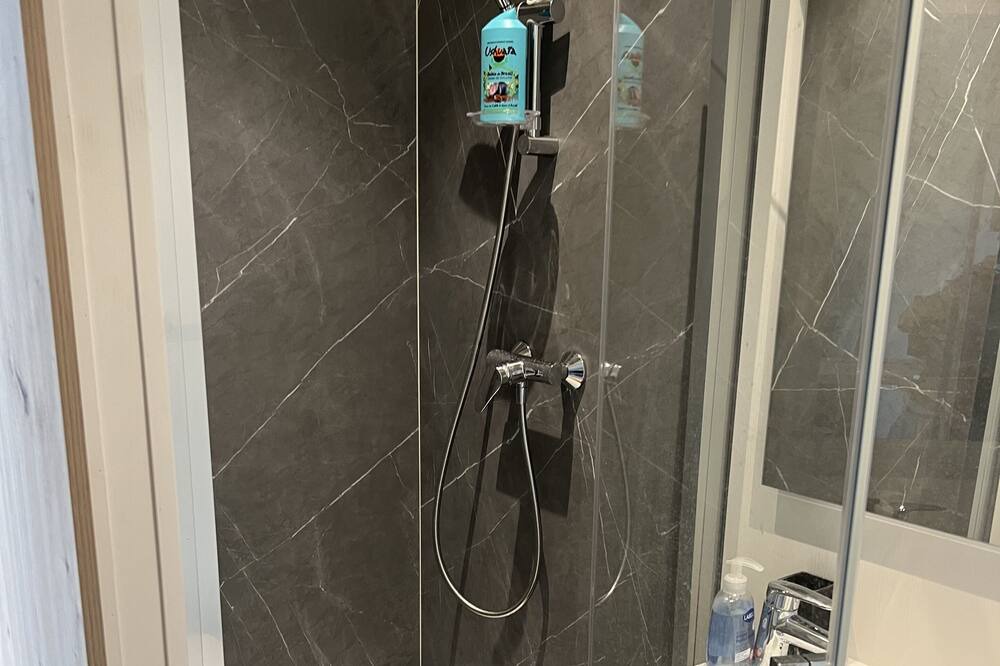 Photo of Bathroom in Bourg-Saint-Andeol