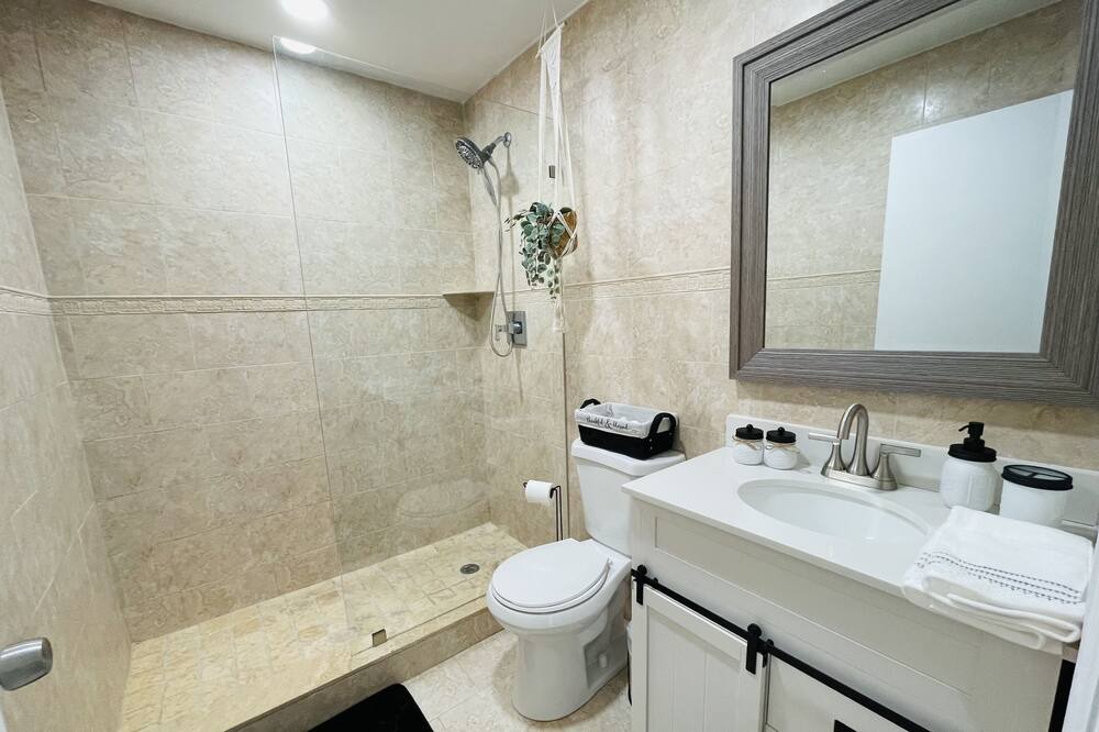Photo of Bathroom in Richmond West