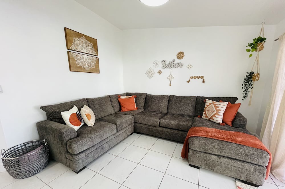 Photo of Livingroom in Richmond West