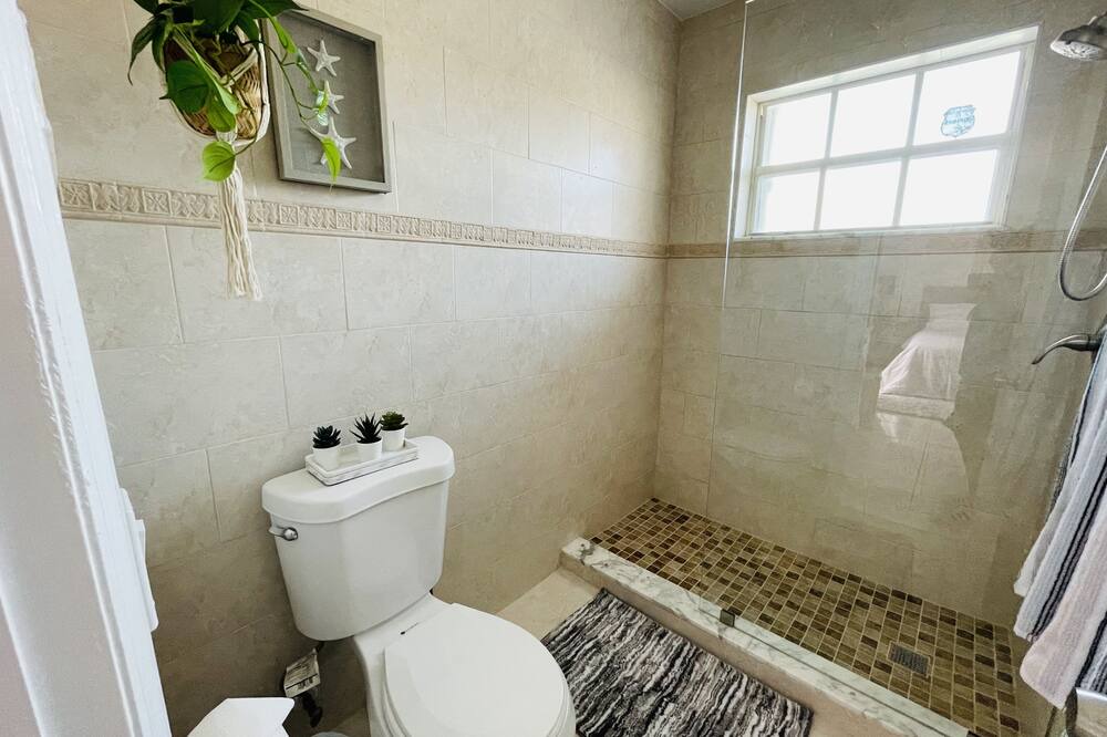 Photo of Bathroom in Richmond West