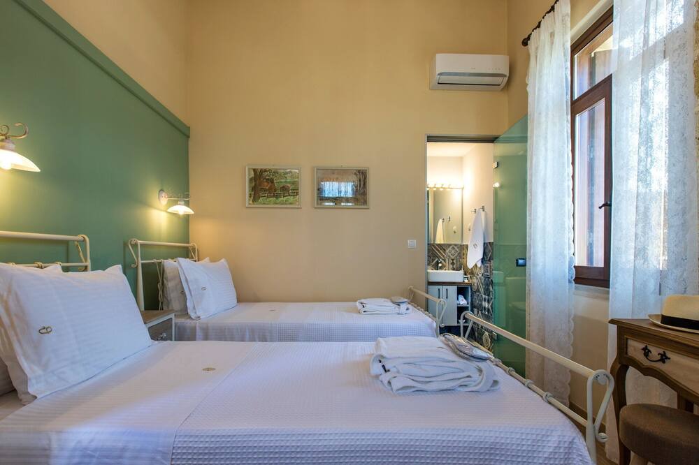 Photo of Bedroom in Drapanias