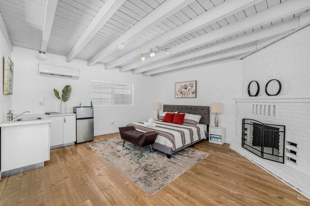 Photo of Bedroom in Miami Shores