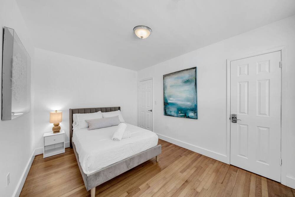 Photo of Bedroom in Miami Shores