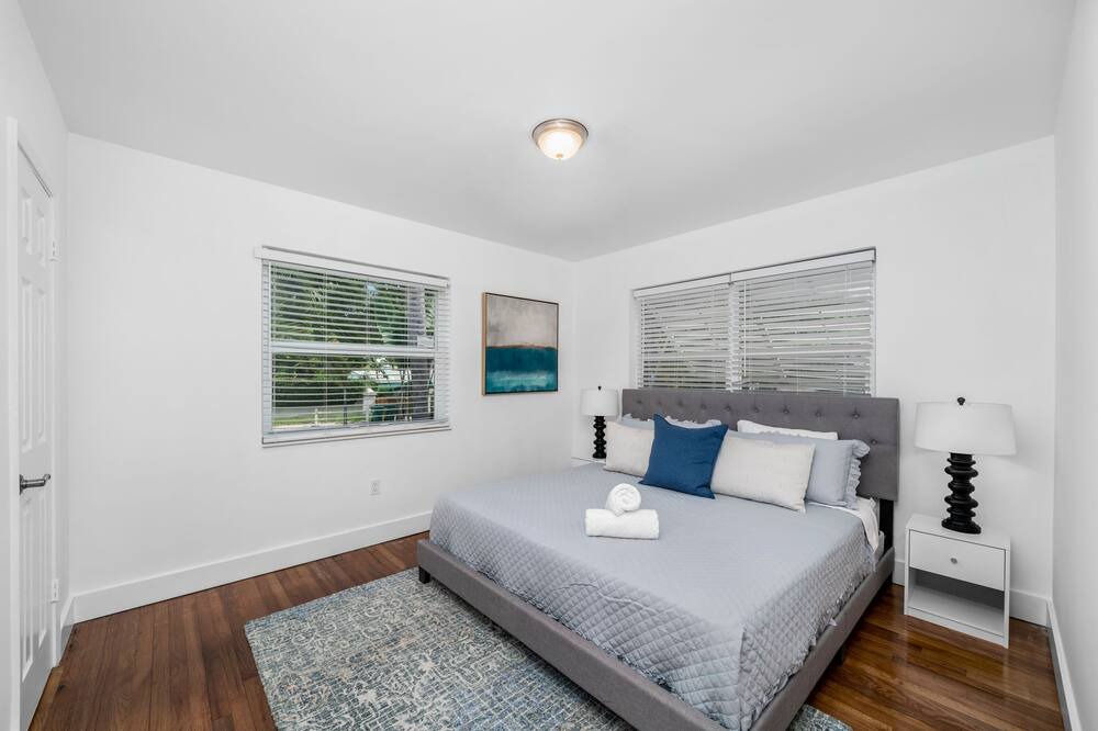 Photo of Bedroom in Miami Shores