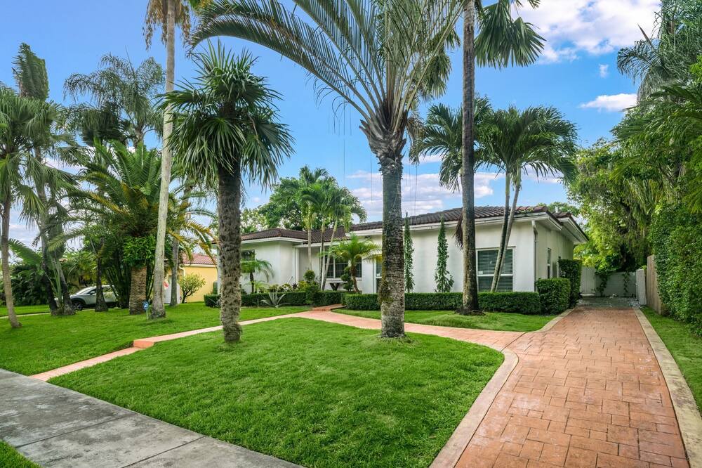 Photo of Outdoor in Miami Shores