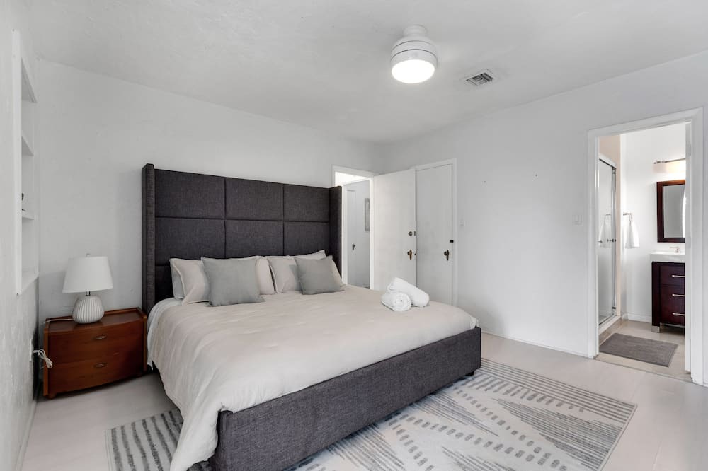 Photo of Bedroom in Seybold