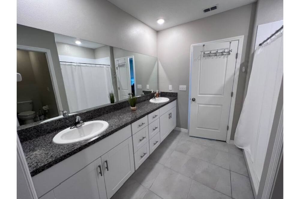 Photo of Bathroom in Plant City