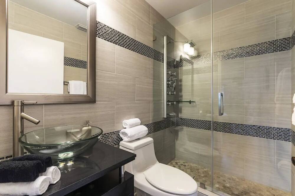 Photo of Bathroom in Richmond West