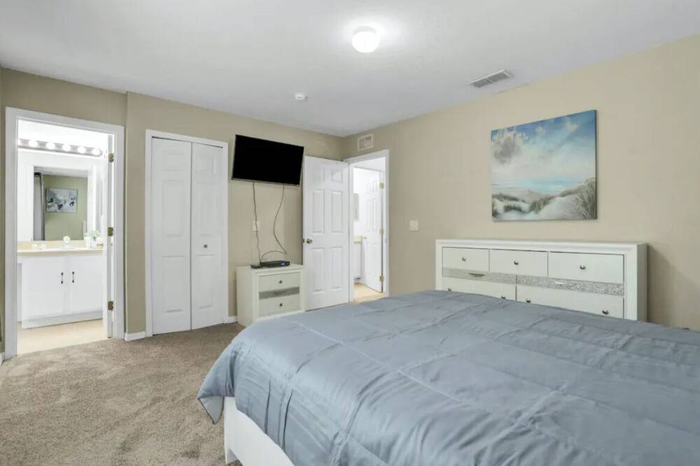 Photo of Bedroom in Regal Palms