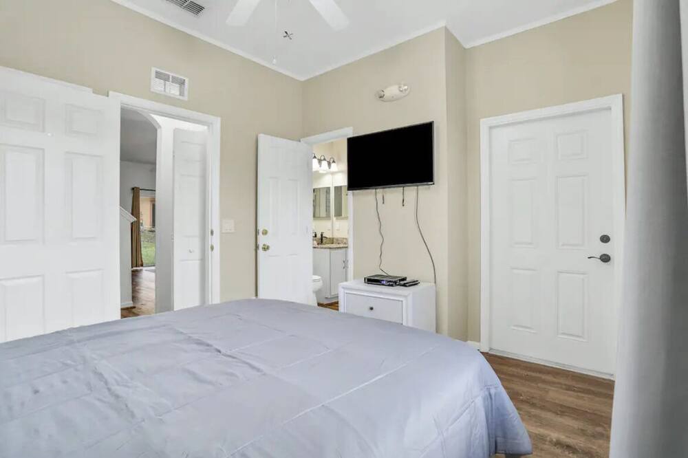 Photo of Bedroom in Regal Palms