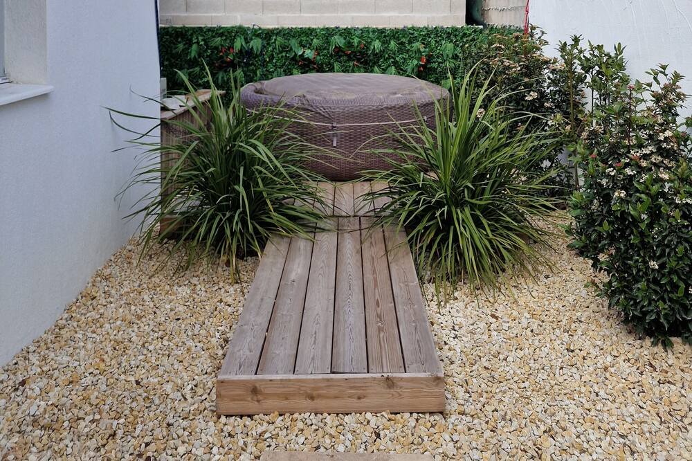 Photo of Outdoor in Saint-Chamas