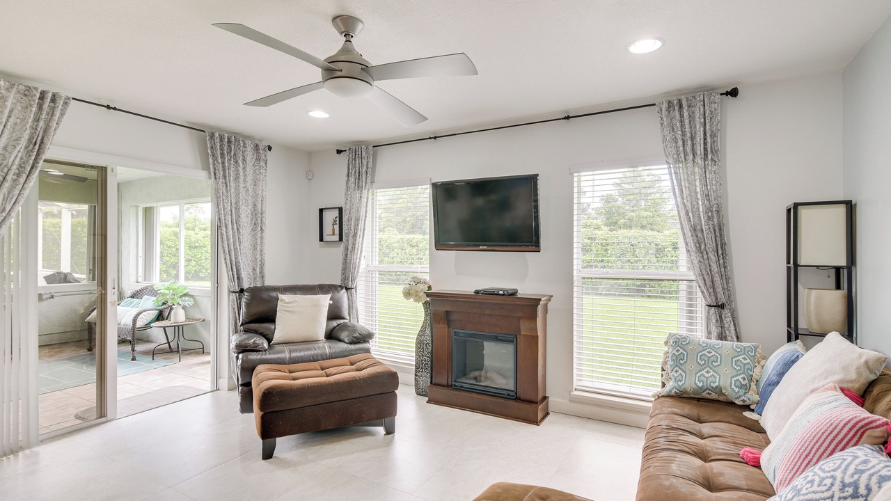 Photo of Livingroom in Richmond West