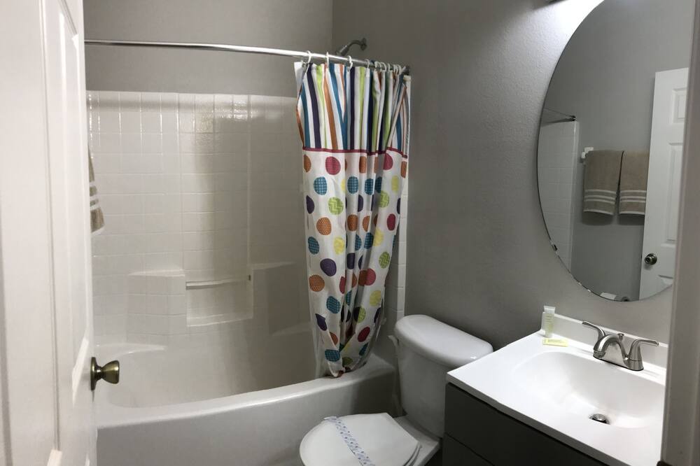 Photo of Bathroom in Sunset Ridge