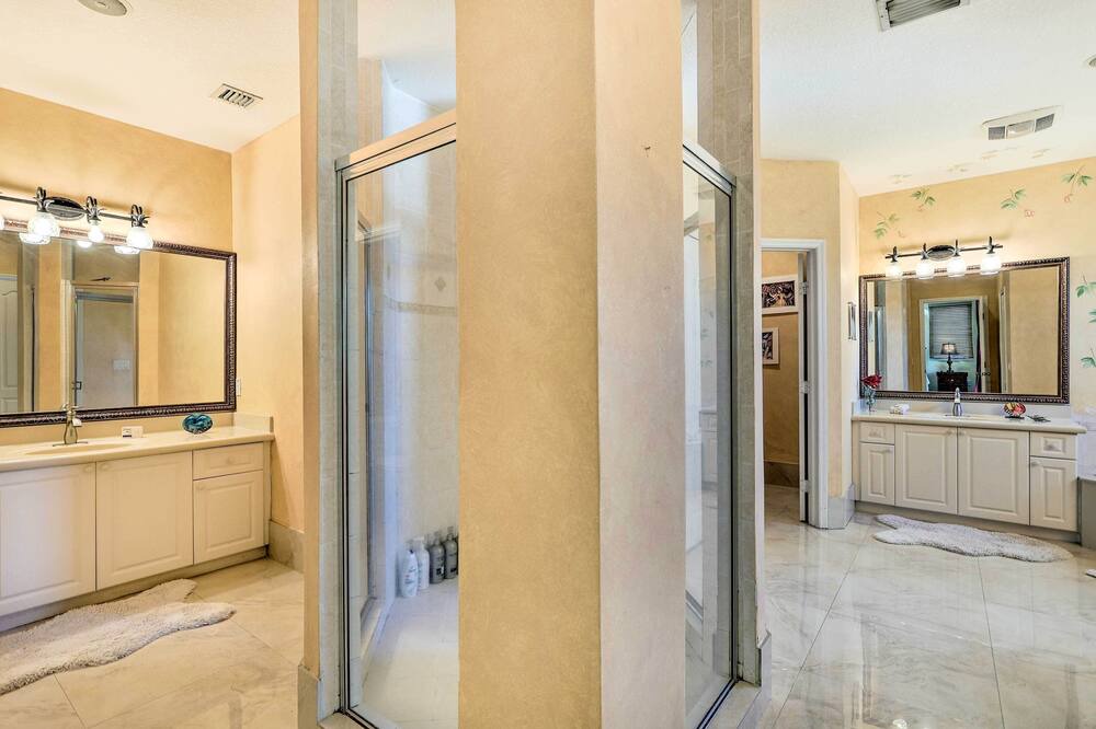 Photo of Bathroom in Tamiami