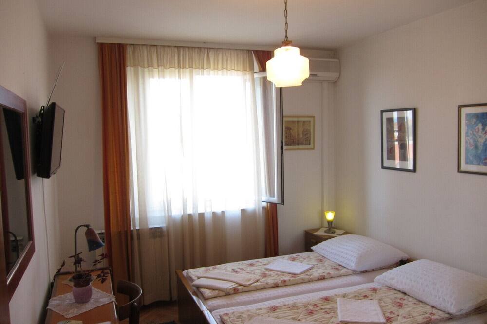 Photo of Bedroom in Gornji Kono