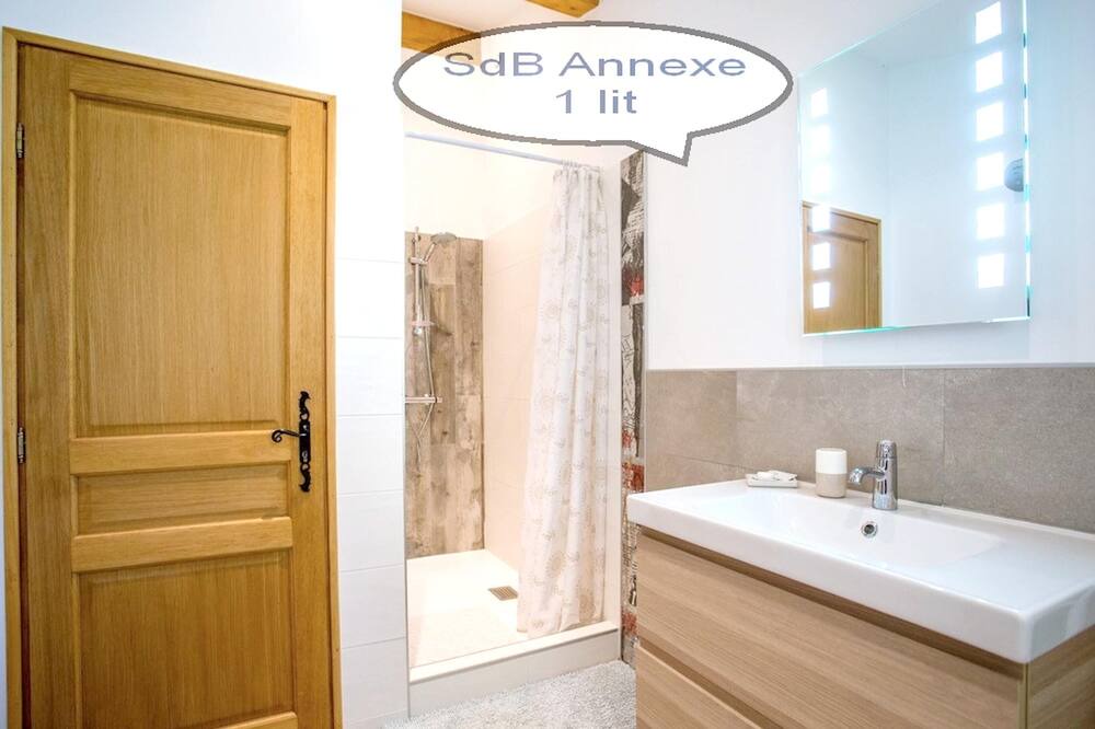 Photo of Bathroom in Taradeau