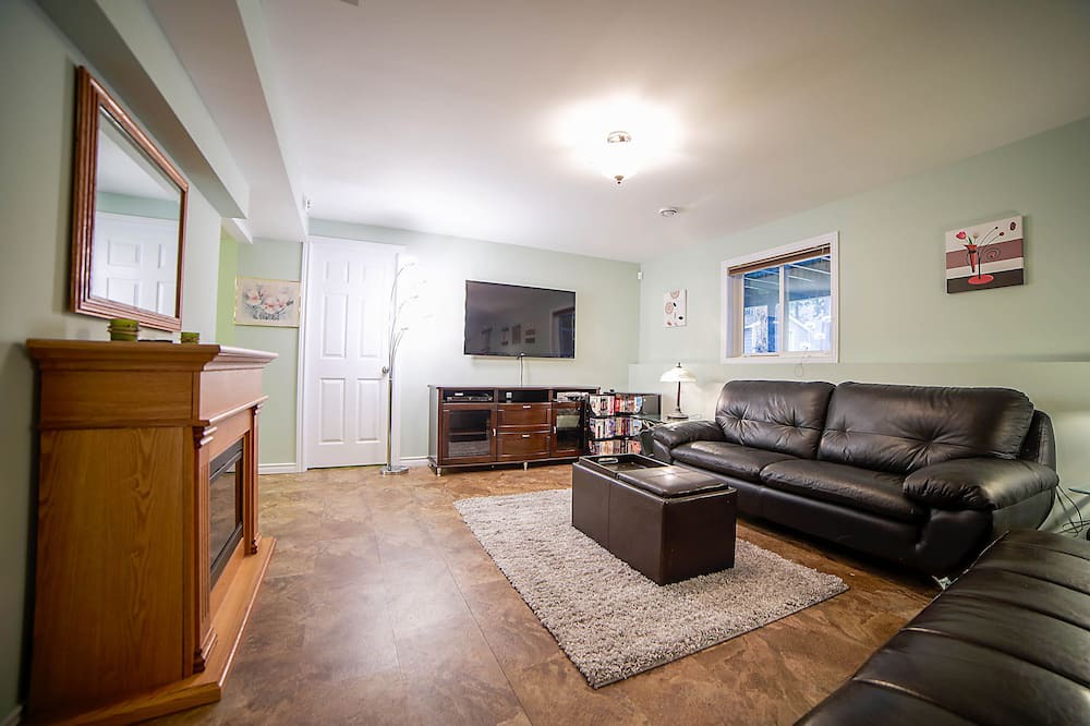 Photo of Livingroom in Ramara