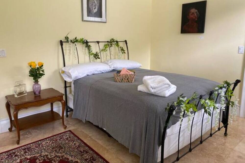 Photo of Bedroom in Homestead
