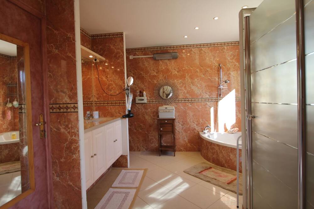 Photo of Bathroom in Le Luc