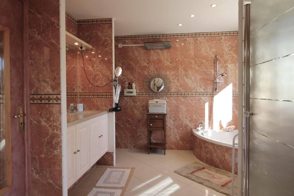 Photo of Bathroom in Le Luc