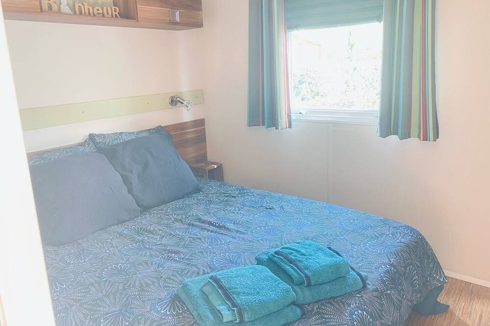 Photo of Bedroom in Montmeyan