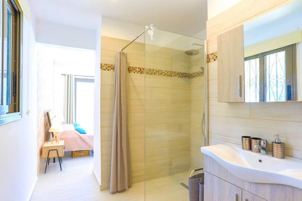Photo of Bathroom in Agni