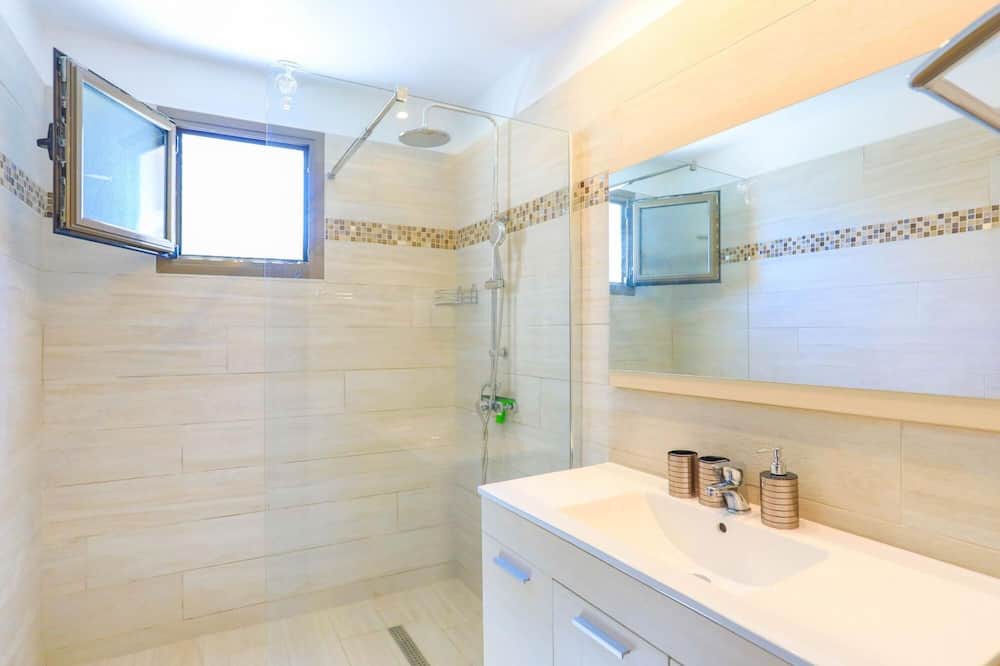 Photo of Bathroom in Agni