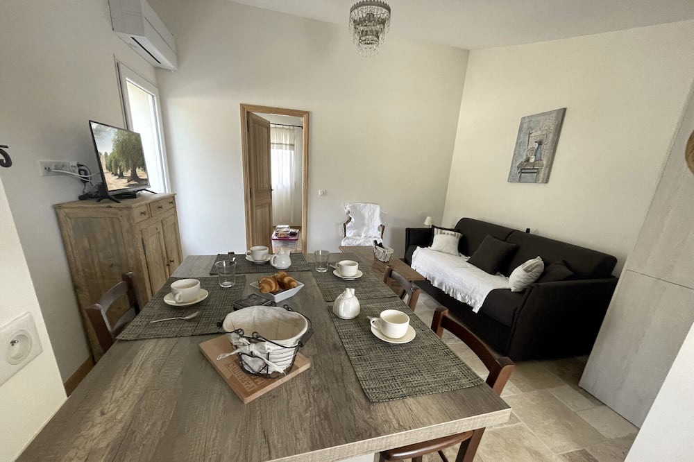 Photo of Livingroom in Fox-Amphoux