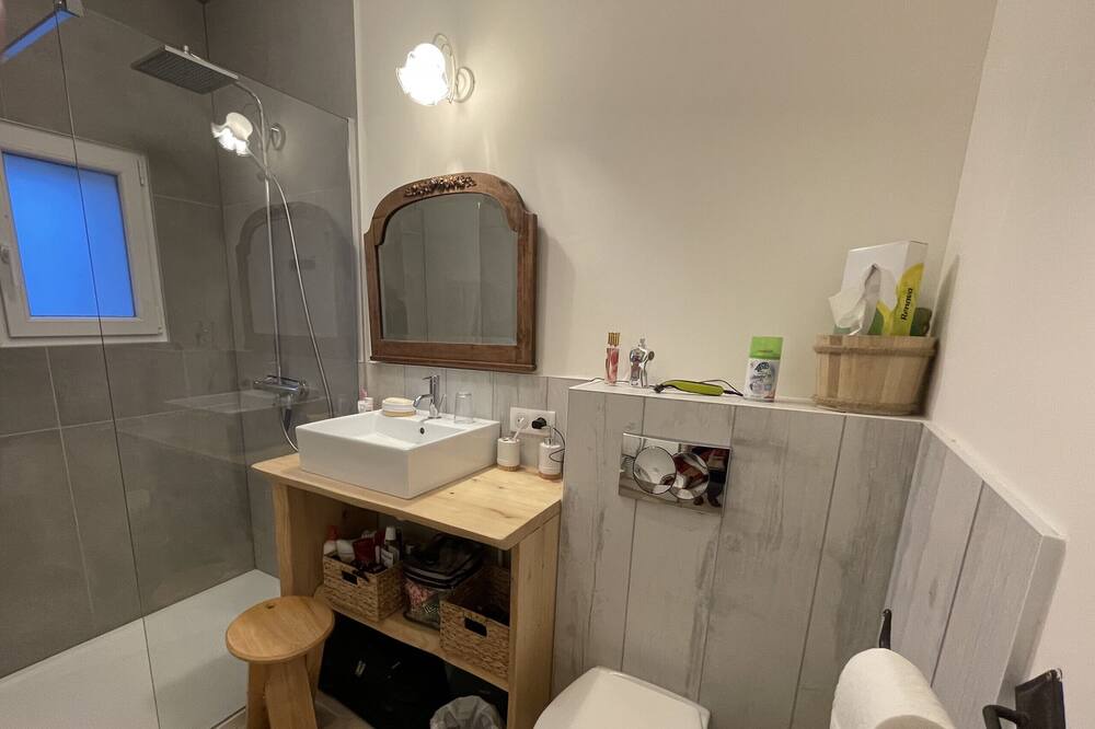 Photo of Bathroom in Fox-Amphoux