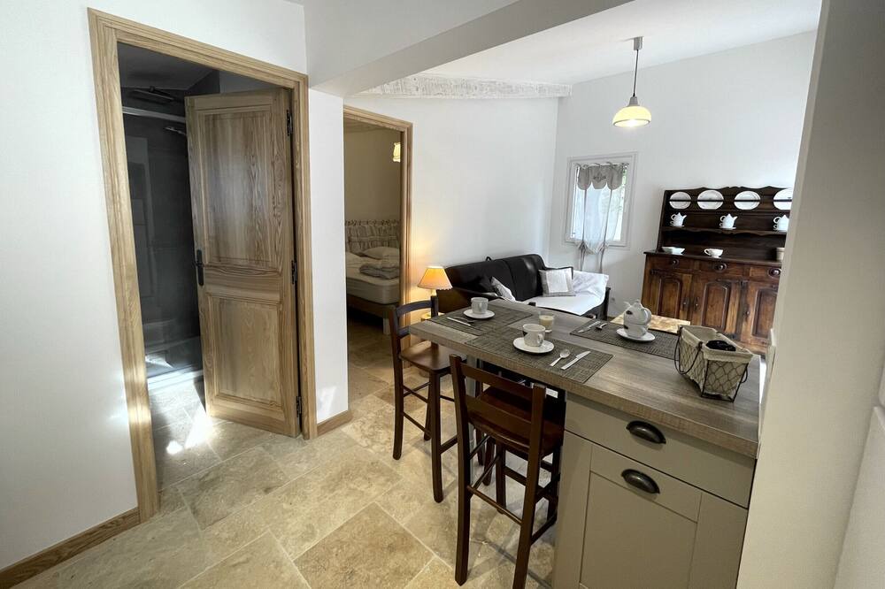 Photo of Livingroom in Fox-Amphoux