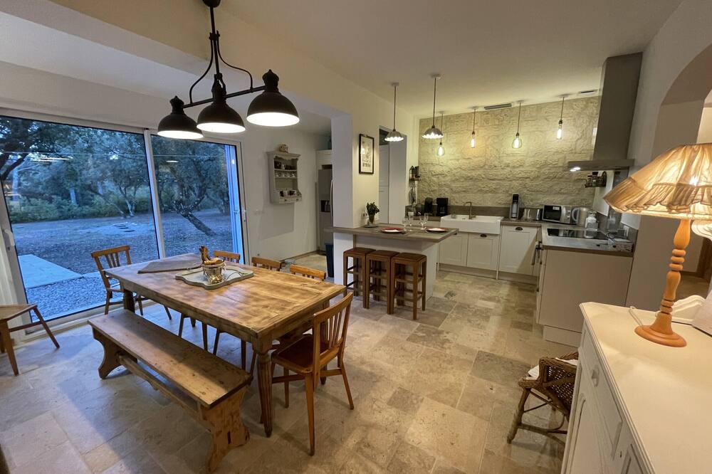 Photo of Livingroom in Fox-Amphoux