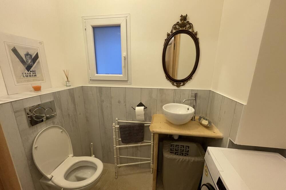 Photo of Bathroom in Fox-Amphoux