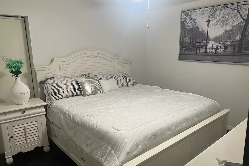 Photo of Bedroom in Richmond West