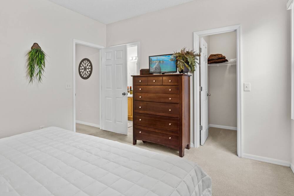 Photo of Bedroom in Sunset Ridge
